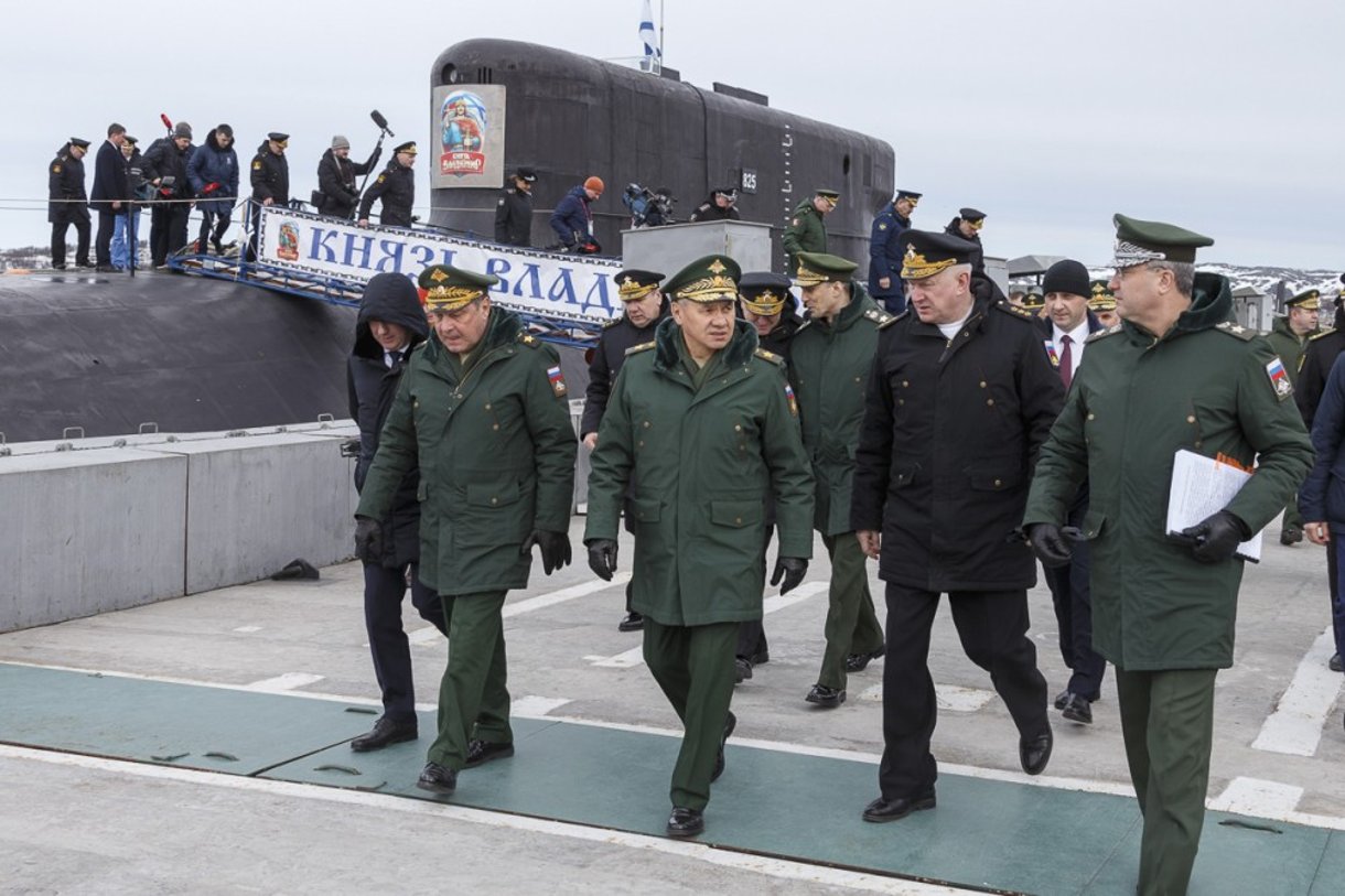 Buques de guerra rusos navegan con misiles nucleares tácticos