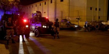 Israelí apuñalado en la embajada en Jordania, atacante muerto a tiros