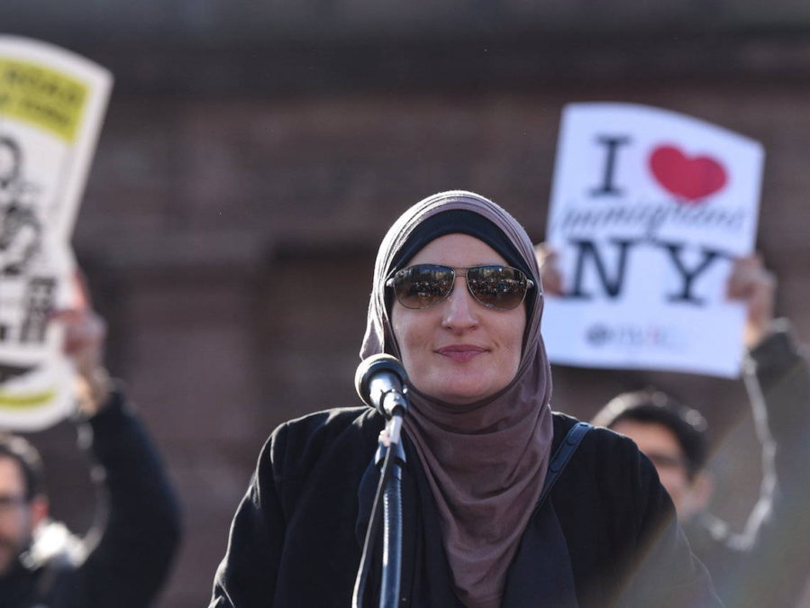 Activista anti-Israel declarada una de las “Mujeres del Año”