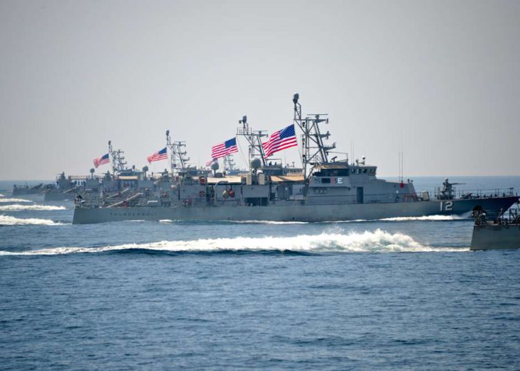 Nave estadounidense realizó disparos de advertencia a una embarcación iraní