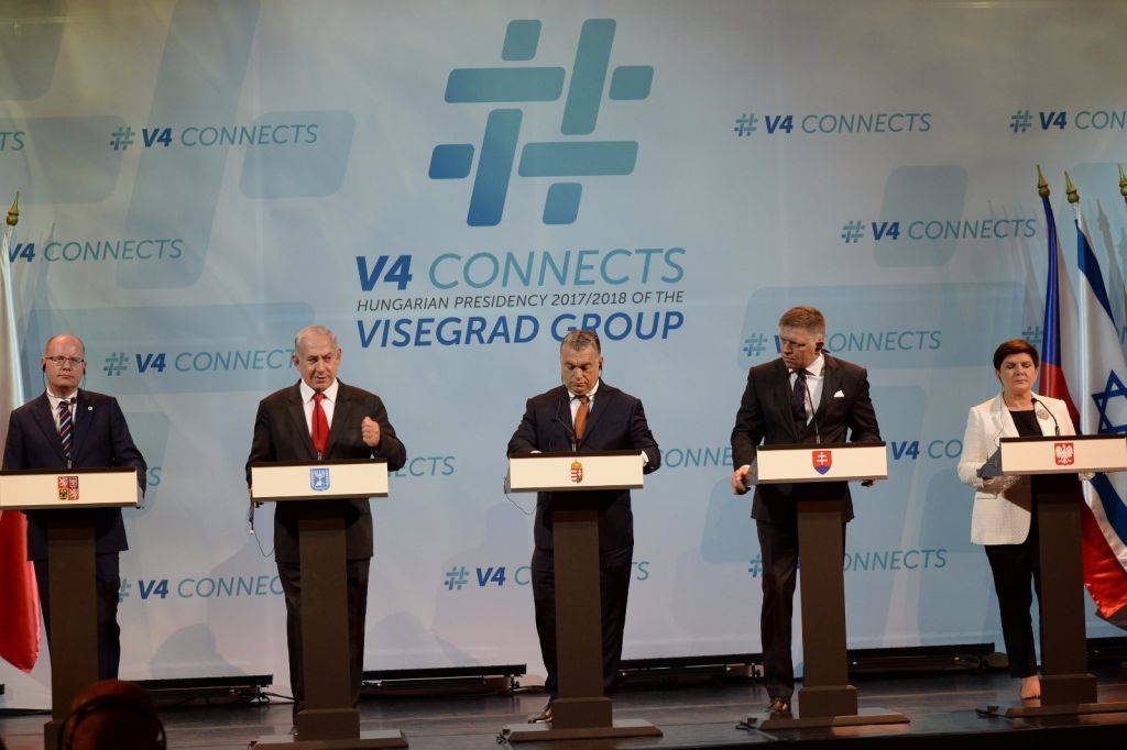 PM Netanyahu y los líderes del Grupo de Visegrad - Hungría, Eslovaquia, República Checa y Polonia - en Budapest, 19 de julio de 2017 (Haim Tzach / GPO)