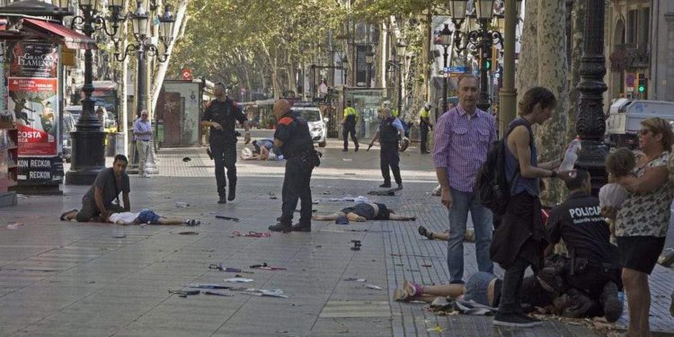 Ataque terrorista en Barcelona: al menos trece muertos