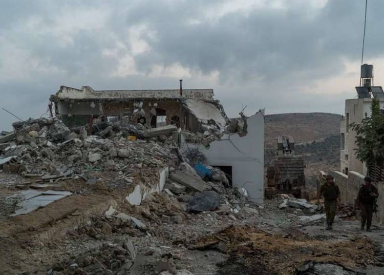 FDI destruye casas de terroristas musulmanes que asesinaron a guardias fronterizos y soldado
