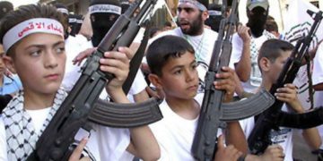 Hamas utiliza a niños como escudos humanos, e Israel es culpado
