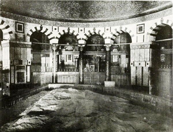Interior de la Cúpula de la Roca, 1910. (dominio público: Robert Smythe Hichens; American Colony)