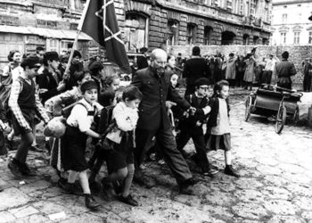 Efemérides, los nazis asesinan al judío polaco Janusz Korczak, precursor de los derechos del niño