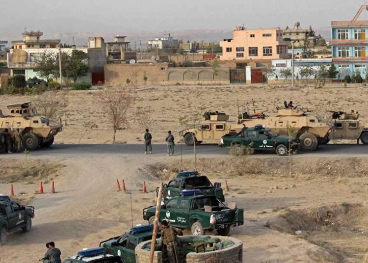 Las fuerzas afganas y de la OTAN luchan contra la rama de ISIS en el país desde 2015