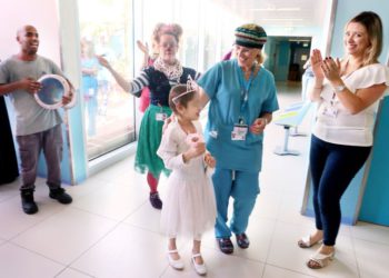 Niña siria supera el cáncer con ayuda de médicos israelíes