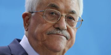 Abbas aprueba orden de encarcelamiento a críticos de la Autoridad Palestina