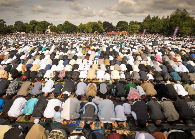 Londres: 423 mezquitas activas y 500 iglesias cerradas