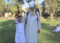 El “abuelo musulmán”, enseña a huérfanos a convertirse en terroristas suicidas