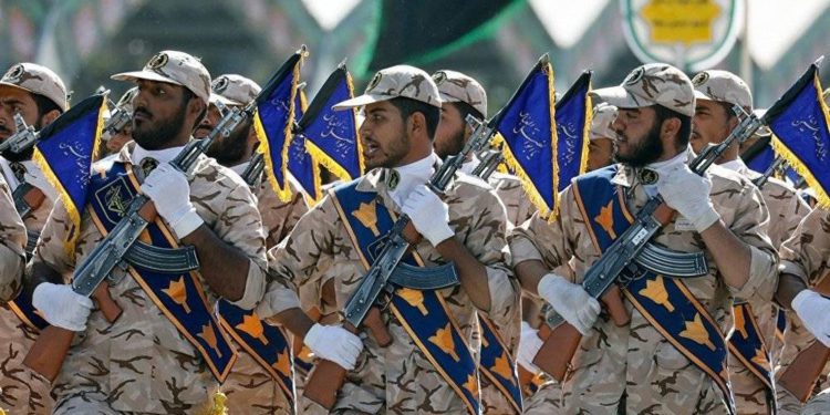 Irán movilizó tropas a su frontera con el Kurdisán iraquí y canceló los vuelos a la región
