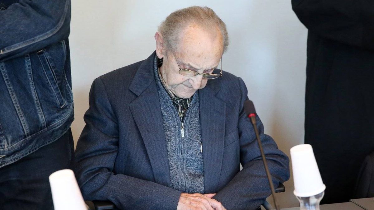 Tribunal alemán abandonó juicio contra Hubert Zafke, el “enfermero de Auschwitz”