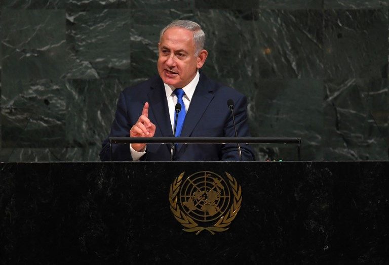 El primer ministro Benjamin Netanyahu se dirige a los líderes mundiales en la 72ª Asamblea General de la ONU en la sede de la ONU en Nueva York el 19 de septiembre de 2017. (AFP Photo / Timothy A. Clary)