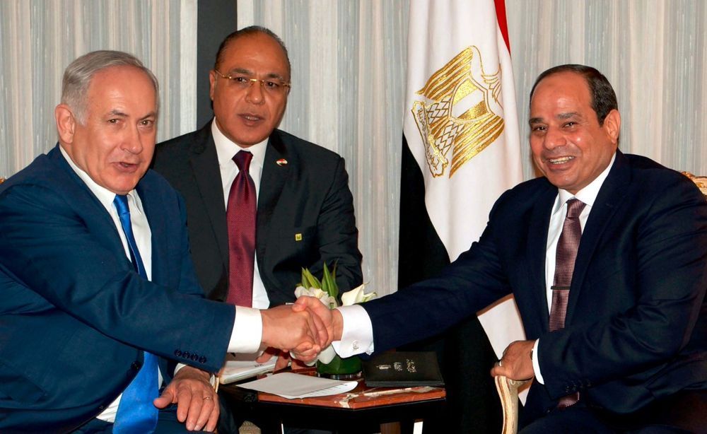 El primer ministro Benjamin Netanyahu se reúne con el presidente egipcio Abdel Fattah el-Sissi en Nueva York el 19 de septiembre de 2017 (Avi Ohayun)