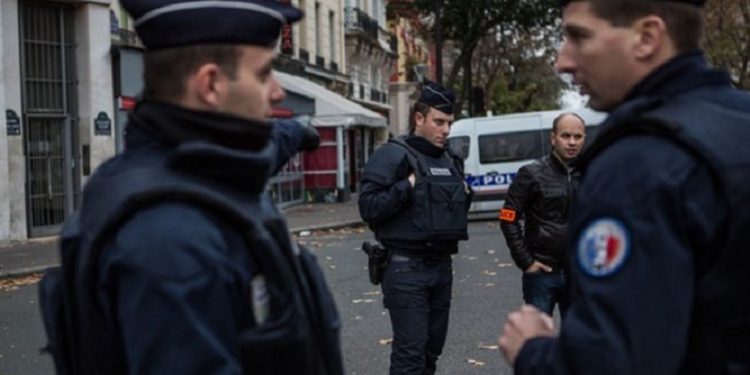 Ministro francés: identificaremos y arrestaremos a los autores del ataque a familia judía