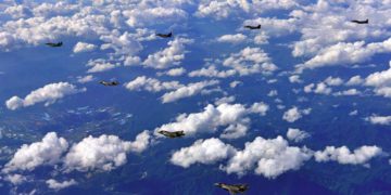 Los bombarderos nucleares B1-B Lancer volaron desde Guam para participar del ejercicio. En los últimos meses sus vuelos sobre la península coreana aumentaron las tensiones (AFP)