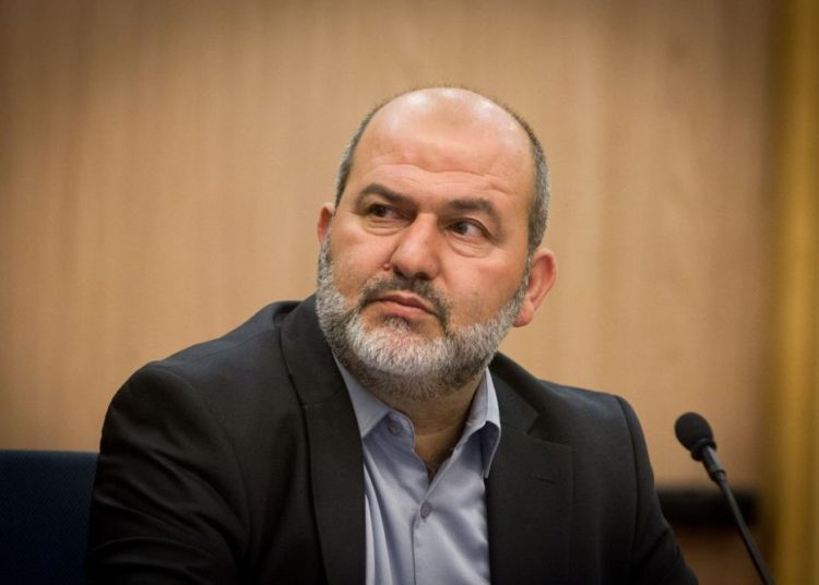 Diputado árabe israelí asiste a la fiesta de liberación de un terrorista