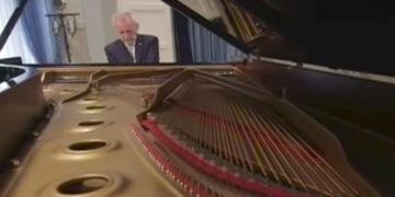 Mikhail Klein pianista ruso-judío muere durante presentación
