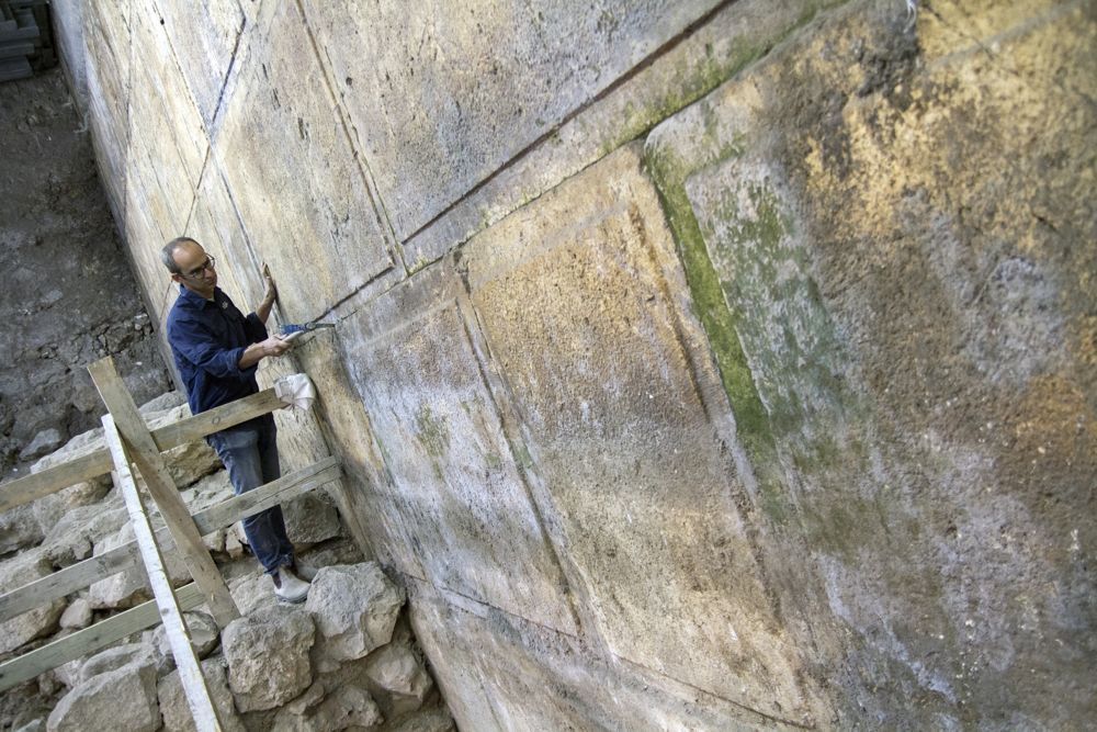 Ocho cursos del Muro Occidental fueron descubiertos en la excavación. (Yaniv Berman, cortesía de la Autoridad de Antigüedades de Israel)