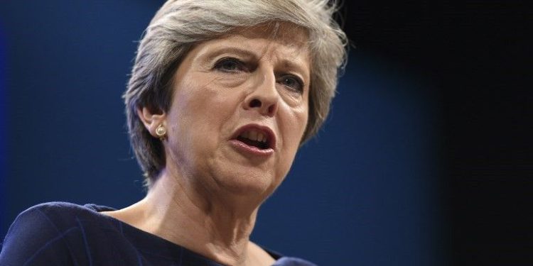 La Primera Ministra británica Theresa May pronunció su discurso en el último día de la conferencia anual del Partido Conservador en el Centro de Convenciones de Manchester en Manchester, noroeste de Inglaterra, el 4 de octubre de 2017 (AFP / Oli Scarff)