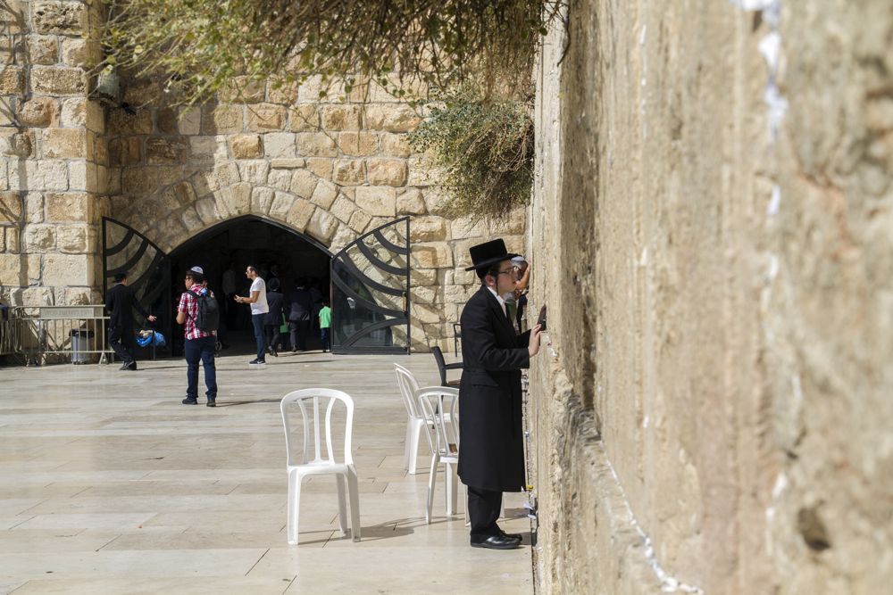 Enorme sección del Muro Occidental y un teatro romano descubiertos después de 1700 años 5 Una vista general del Muro Occidental de Jerusalém y los Túneles del Muro Occidental. (Yaniv Berman, cortesía de la Autoridad de Antigüedades de Israel)