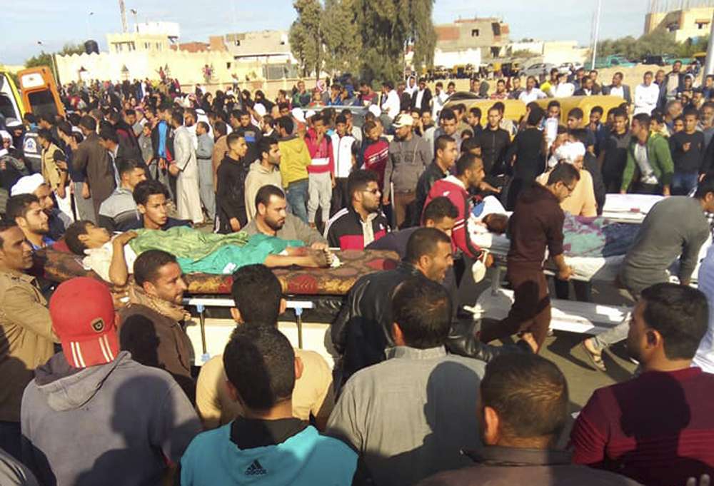 Egipto llora a 305 víctimas de la masacre en la mezquita de Sinaí