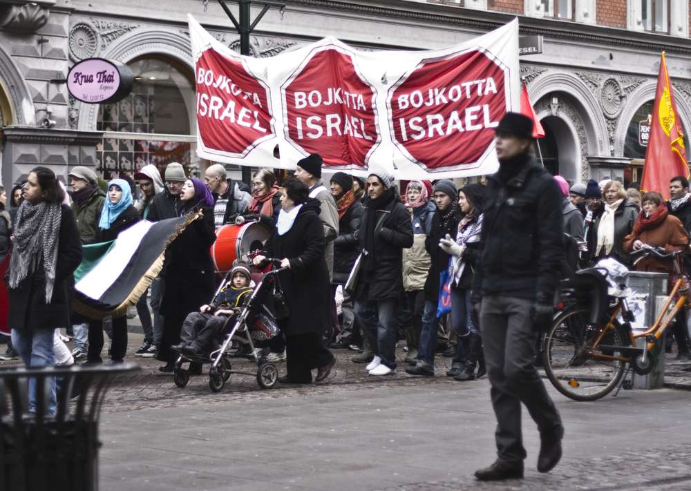 Los residentes de Malmö, la tercera ciudad más grande de Suecia, protestan contra un partido de tenis de la Copa Davis contra Israel, el 7 de marzo de 2009. Foto: Andreas Blixt / flickr