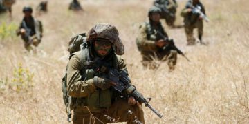 Un soldado israelí fue herido por fuego perdido proveniente del Sinaí