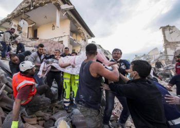 Tras el terremoto, Israel ofrece ayuda a Irán pero fue rechazada de inmediato
