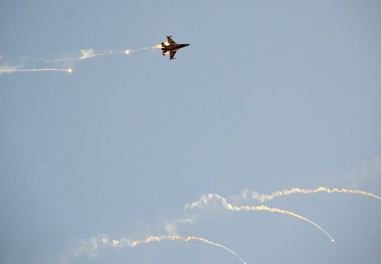 Ejército de Israel ataca a un escuadrón islamista incendiario de de Gaza