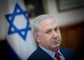 El primer ministro Benjamin Netanyahu dirige la reunión semanal del gobierno en la Oficina del Primer Ministro en Jerusalém, el 17 de diciembre de 2017. (Yonatan Sindel / Flash 90)