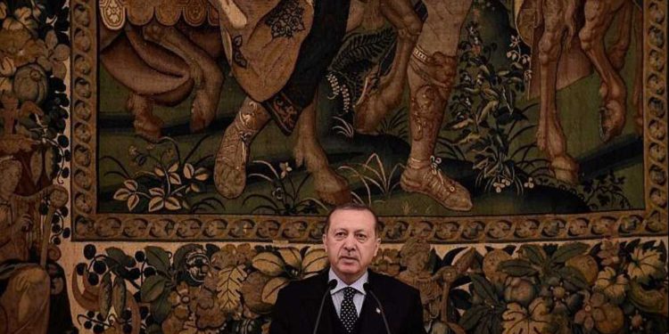 Erdogan y Macron acuerdan presionar a Trump para revertir su reconocimiento sobre Jerusalém