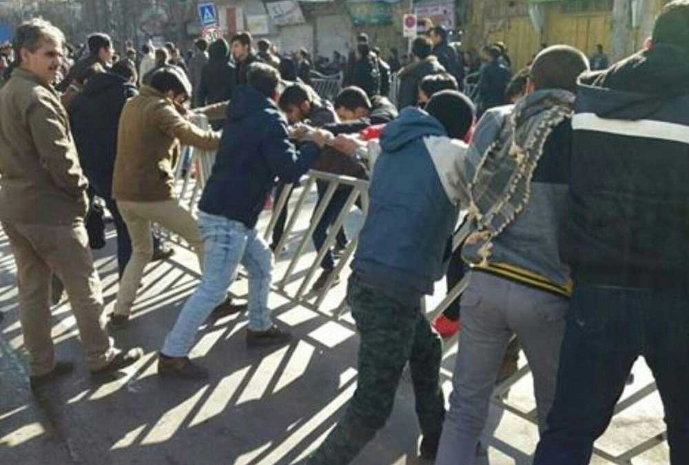 Protestas antigubernamentales estallan en Irán por problemas económicos