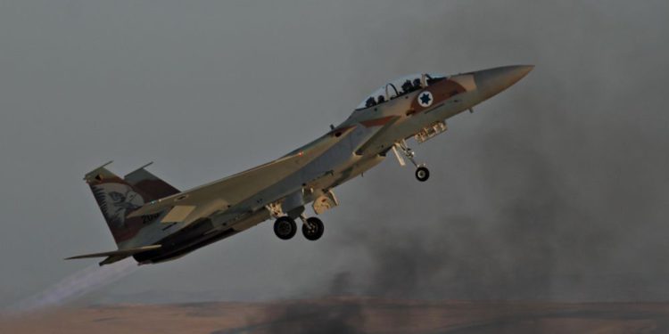 Avión israelí disparó a un pelotón de islamistas incendiarios de Gaza