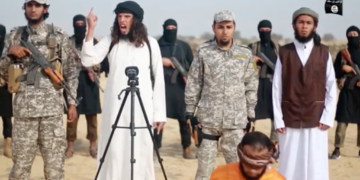 El estado islámico en Sinaí declara la guerra contra Hamas en espantoso vídeo de ejecución
