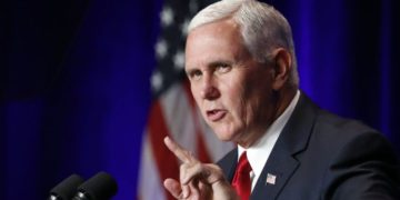Mike Pence y su esposa dan negativo a coronavirus