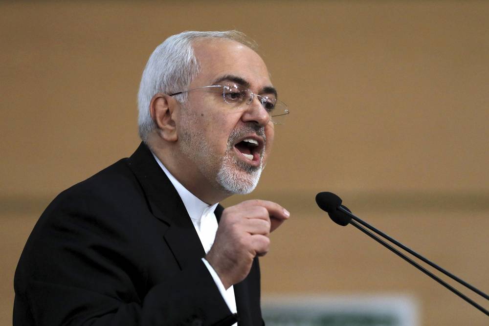 El ministro de Asuntos Exteriores de Irán, Mohammad Javad Zarif, habla durante la Conferencia de Seguridad de Teherán en Teherán, Irán, el 8 de enero de 2018. (Ebrahim Noroozi / AP)