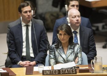 Haley a Abbas: EE.UU. quiere un acuerdo de paz, pero estaremos detrás de ustedes