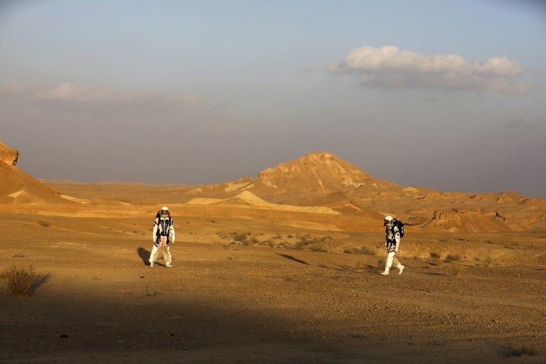Los astronautas análogos israelíes en su misión en el Proyecto D-MARS el 18 de febrero de 2018. (AFP / MENAHEM KAHANA)