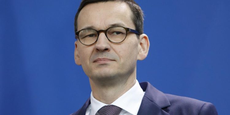 Eruditos: Primer Ministro polaco distorsiona la historia al decir que los judíos participaron en el Holocausto