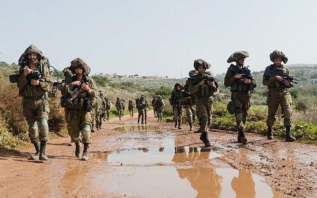 Los soldados de combate israelíes participan en un ejercicio. (Fuerzas de Defensa de Israel)