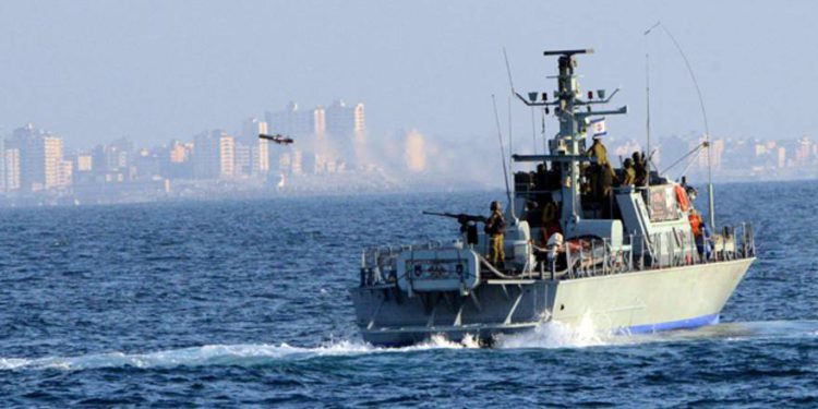 Tras advertencias la Armada israelí abre fuego contra barco de Gaza que se desvió
