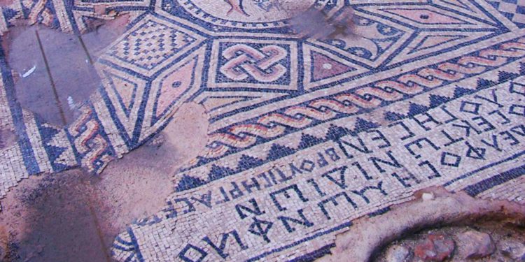 Descubren en Meguido la iglesia más antigua del mundo con un mosaico que reescribe la historia