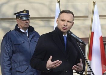Presidente polaco se disculpa con los judíos por la persecución de 1968