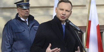 Presidente polaco se disculpa con los judíos por la persecución de 1968