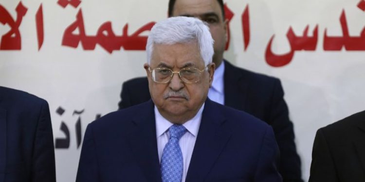 Abbas hospitalizado por “cirugía menor”