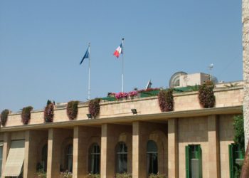 Israel arresta a empleado del Consulado de Francia por contrabando de armas