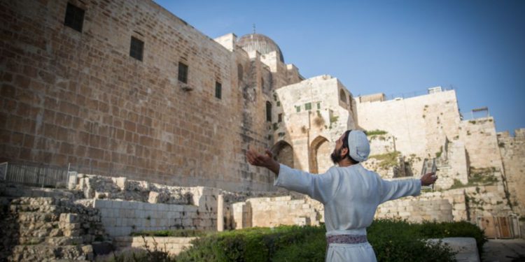 Los palestinos protestarán el viernes después de que los judíos sacrifiquen corderos cerca del Monte del Templo de Jerusalem