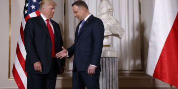 Presidente y Primer Ministro de Polonia no son bienvenidos en la Casa Blanca por ley sobre el Holocausto